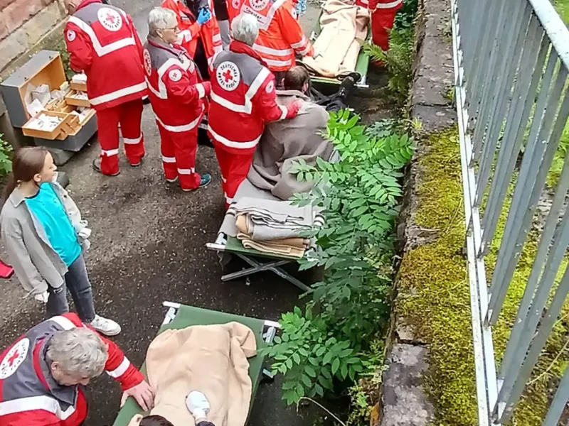 Feuerwehr und DRK Nordrach