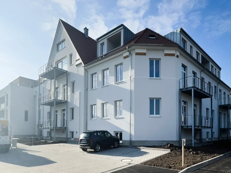 Blick auf die ehemalige Zigarrenfabrik in Rheinau-Freistett, die zu einem modernen Wohnkomplex umgestaltet wurde.