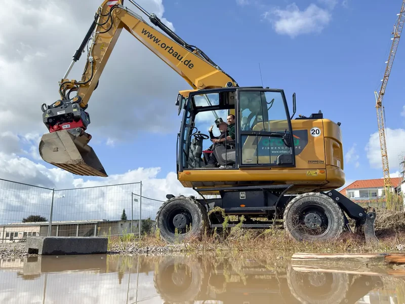 Bagger fahren für die jüngsten Besucher.