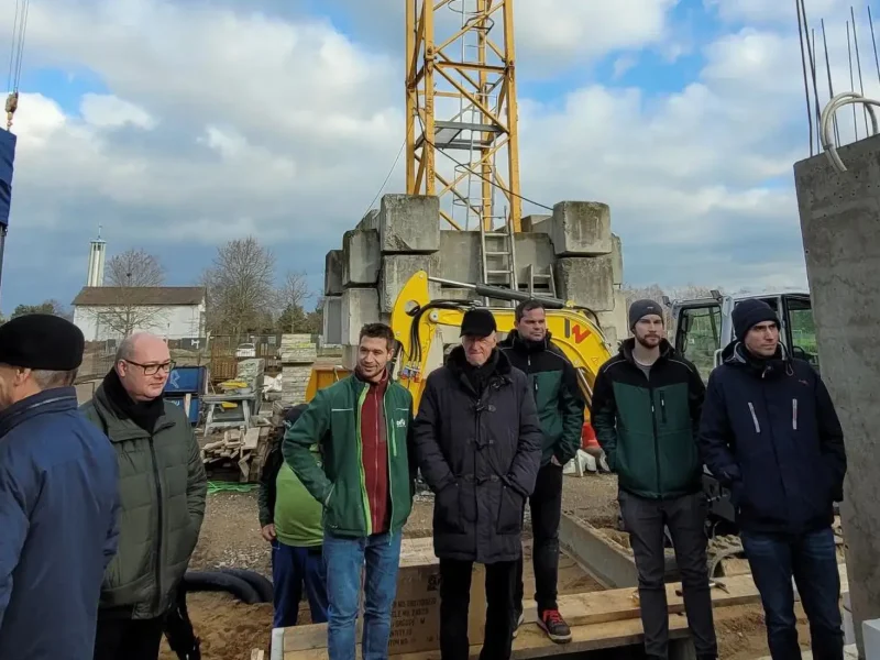 orbau-Team bei der Grundsteinlegung Seniorenwohnanlage Waghäusel Kirrlach